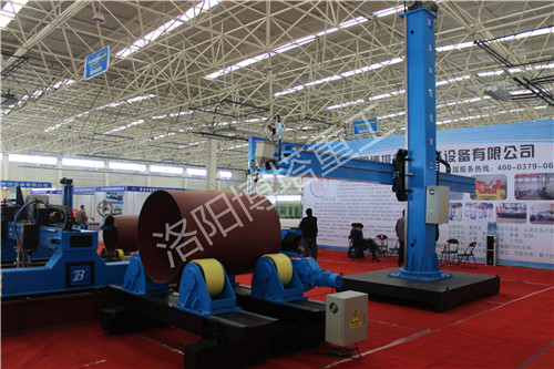 焊接機器人的發(fā)展趨勢及三大分類